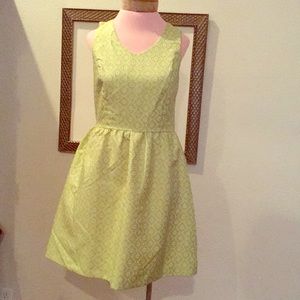 Kensie dress in a light lime green.